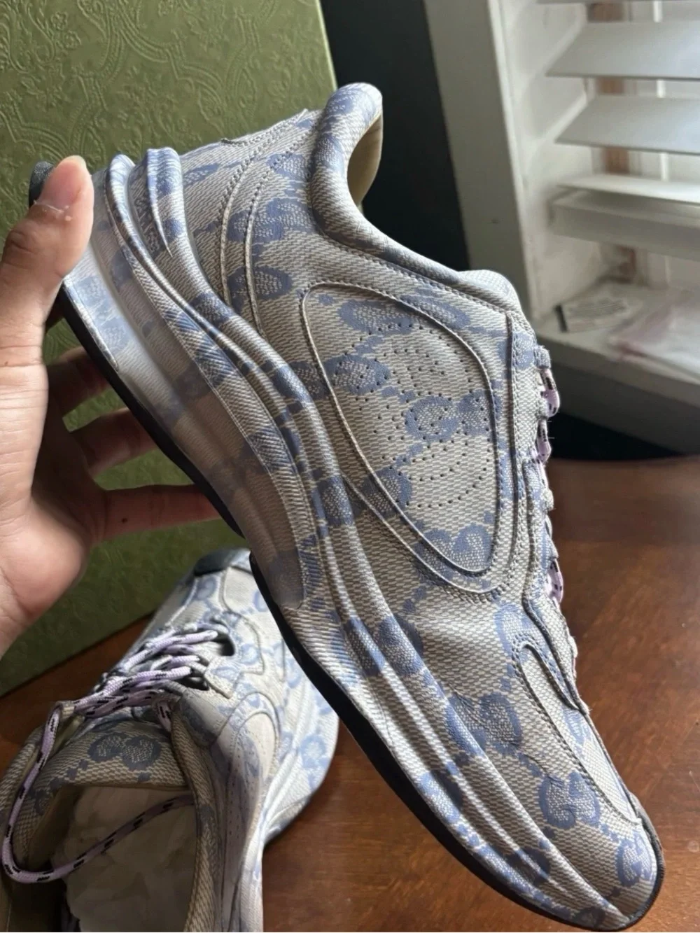 NEW GUCCI MEN'S BEIGE BLUE GG GUCCISSIMA PRINT RUN SNEAKERS SHOES GG10